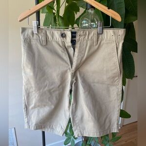 Men’s flat front khaki chino shorts. RVCA size 30
